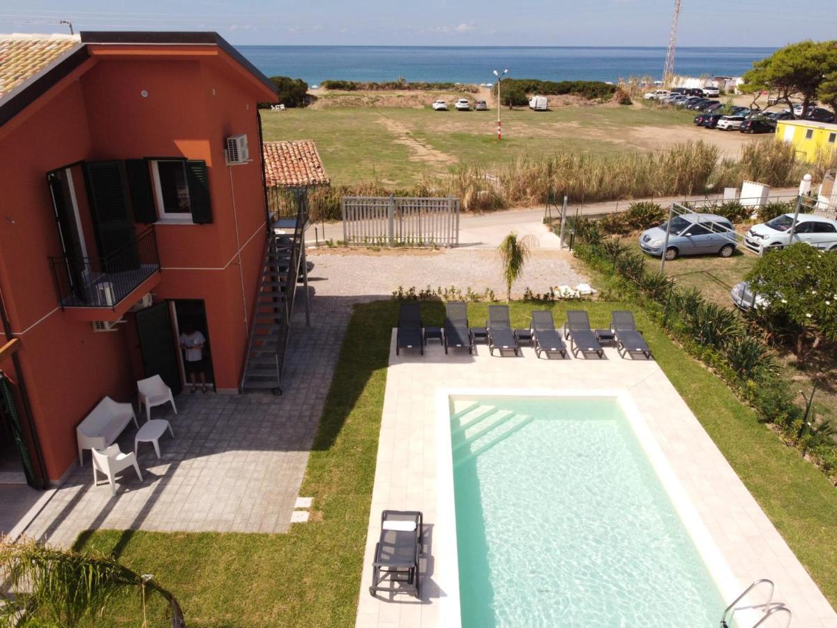 Salinelle Rooms Lascari Exterior photo